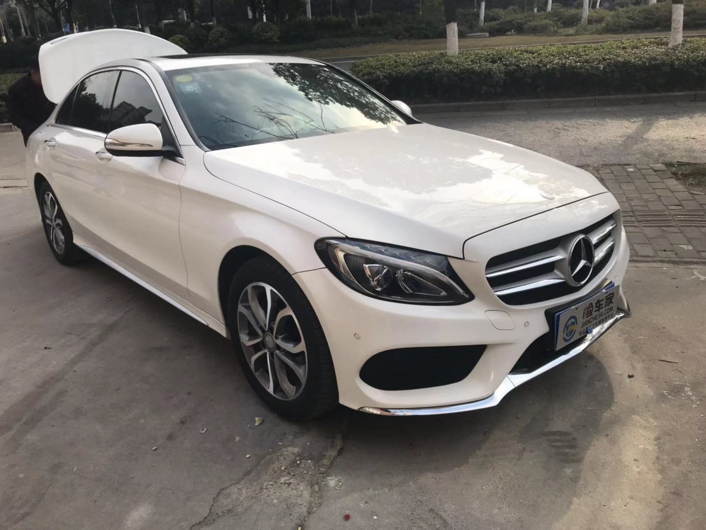 幸亏选择了这辆24万的奔驰c180如果挑了那辆23万的c200就糟了