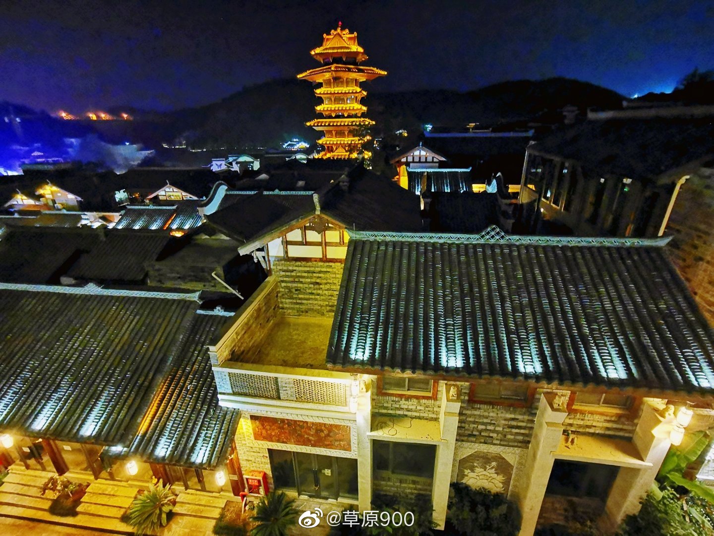 贵州龙里云栖谷·双龙镇是国家五a级旅游景区,距离贵阳市15公里