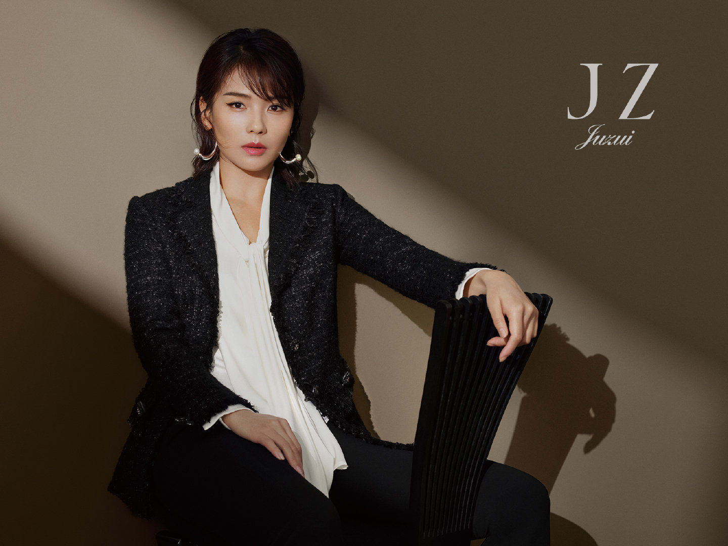 jz玖姿2019年aw大片携手品牌代言人刘涛共同演绎对曾经时尚年代的优雅