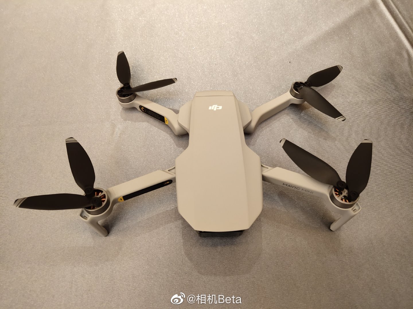 大疆mavicmini无人机真机实物现场实拍图