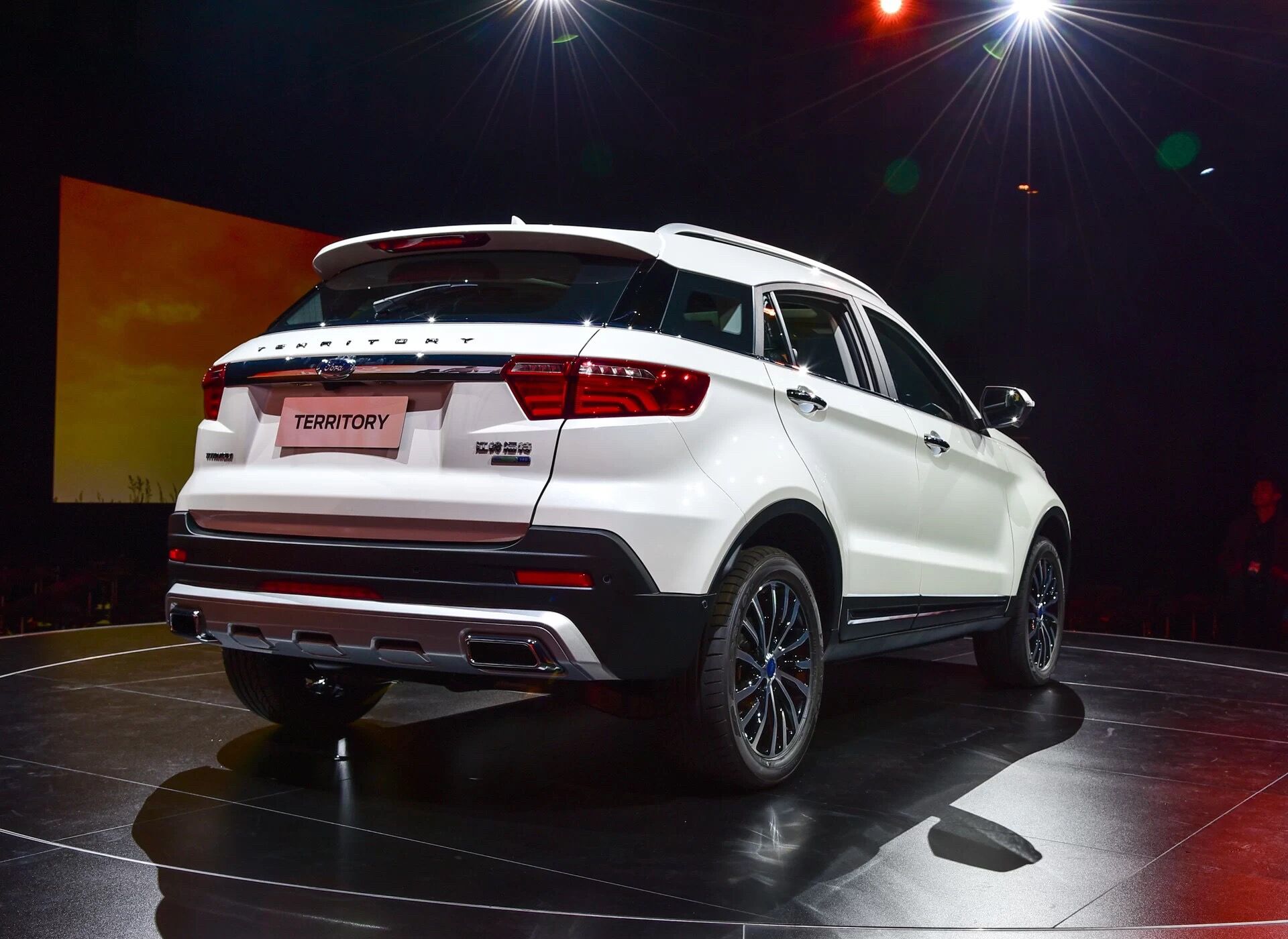 福特全新suv来了,外观大气沉稳,不足11万