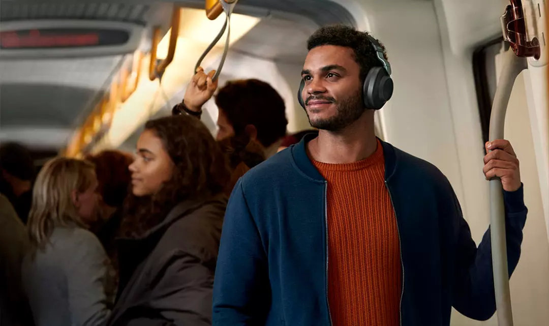 3大场景智能降噪,主动消除背景杂音 !嘈杂地铁也有清晰通话__财经头条