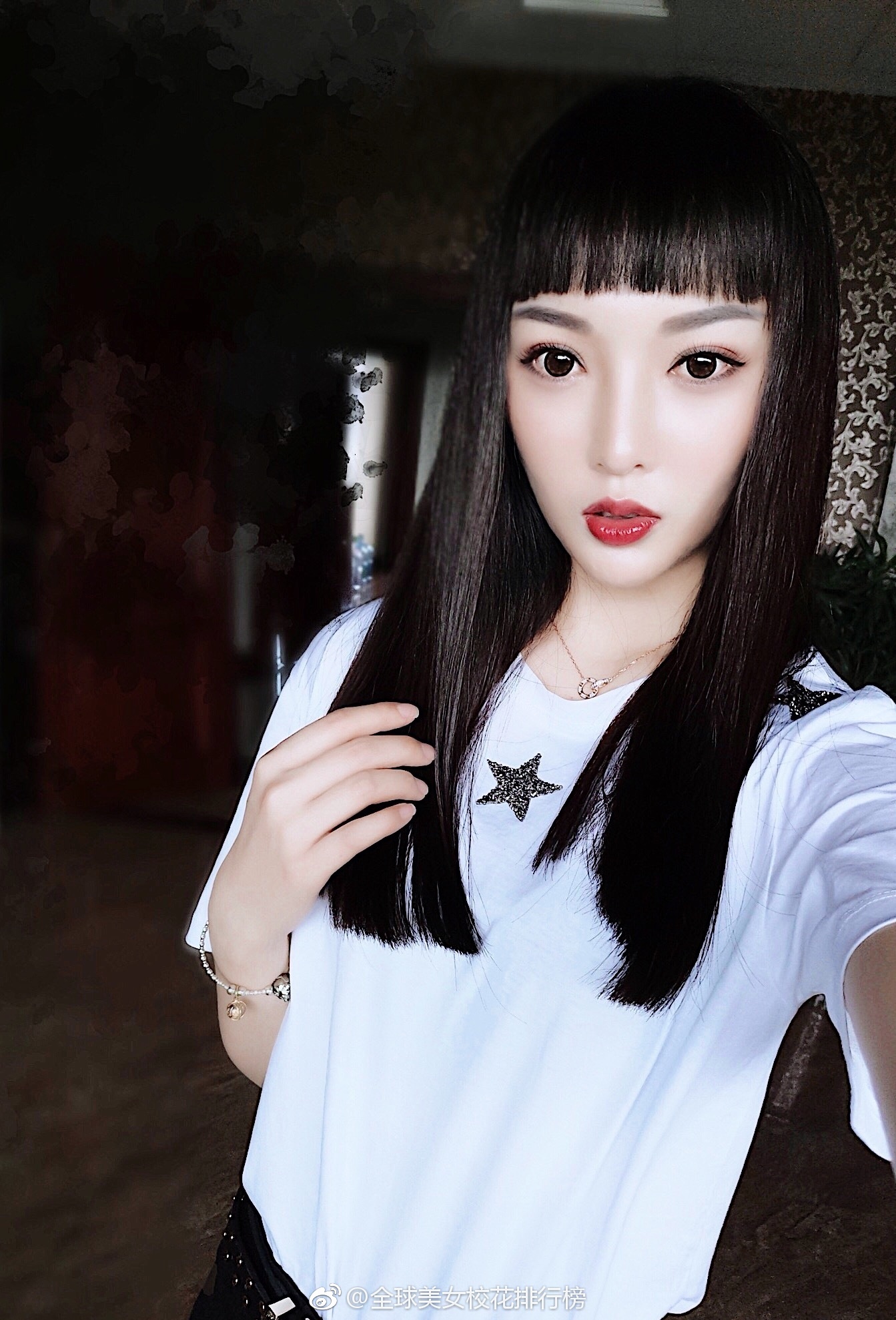 温迪 海口经济学院 2016级服装表演专业 来自山西 身高176cm 体重100