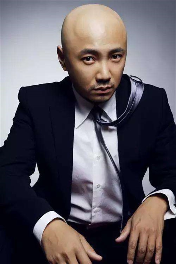 徐峥自曝20岁秃顶被人耻笑围观