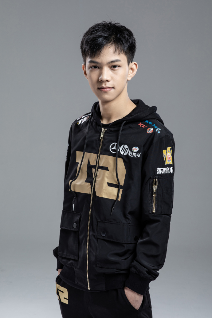 lol:rng定妆照,让男也太帅了吧,aj的姿势是在暗示吗?
