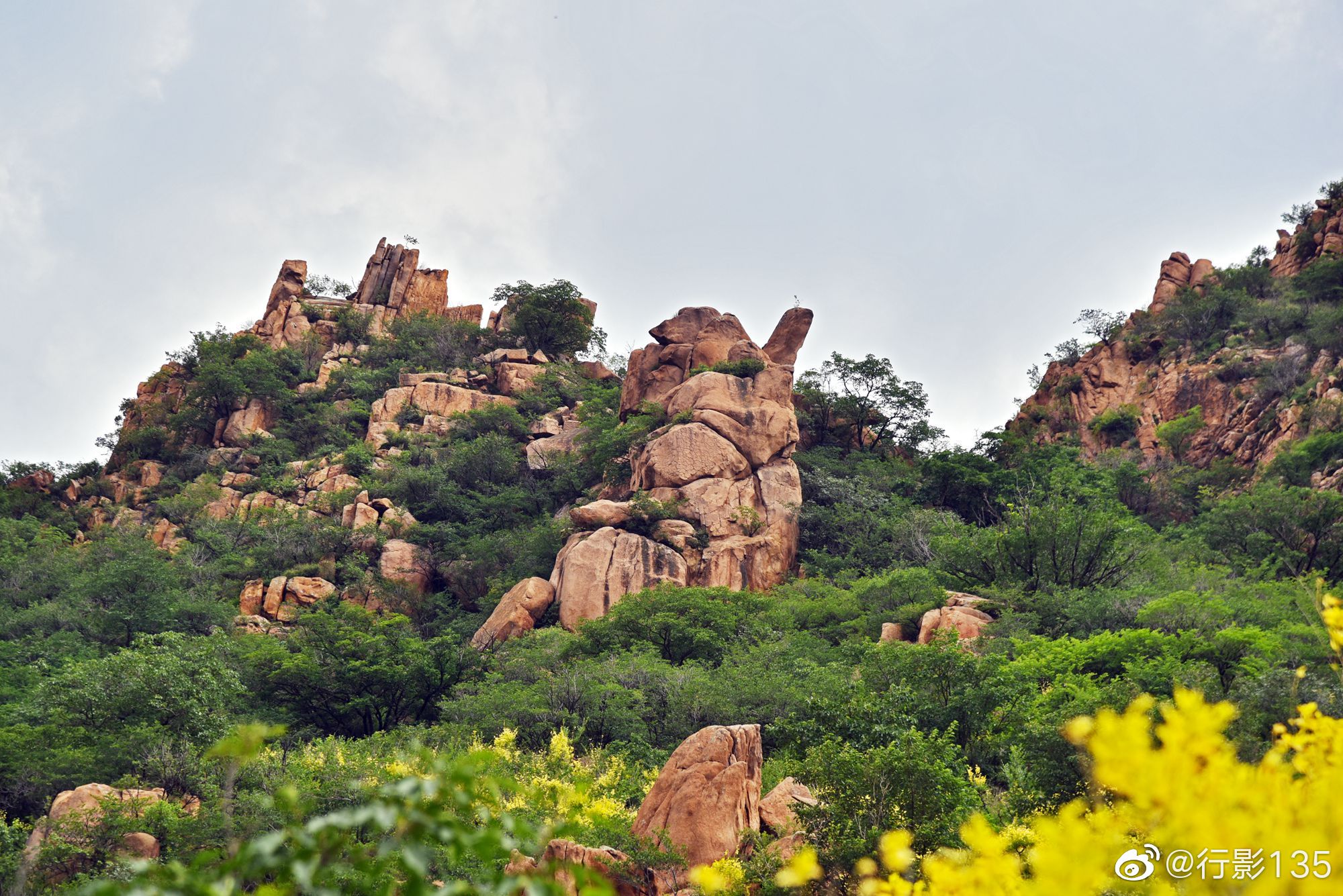 辽宁朝阳大黑山西游仙境是一座奇石林立,尽情发挥想象的天地
