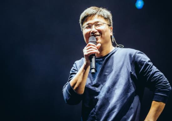 罗大佑开演唱会,嘉宾邀请了民谣歌手李志,网友:意料之中