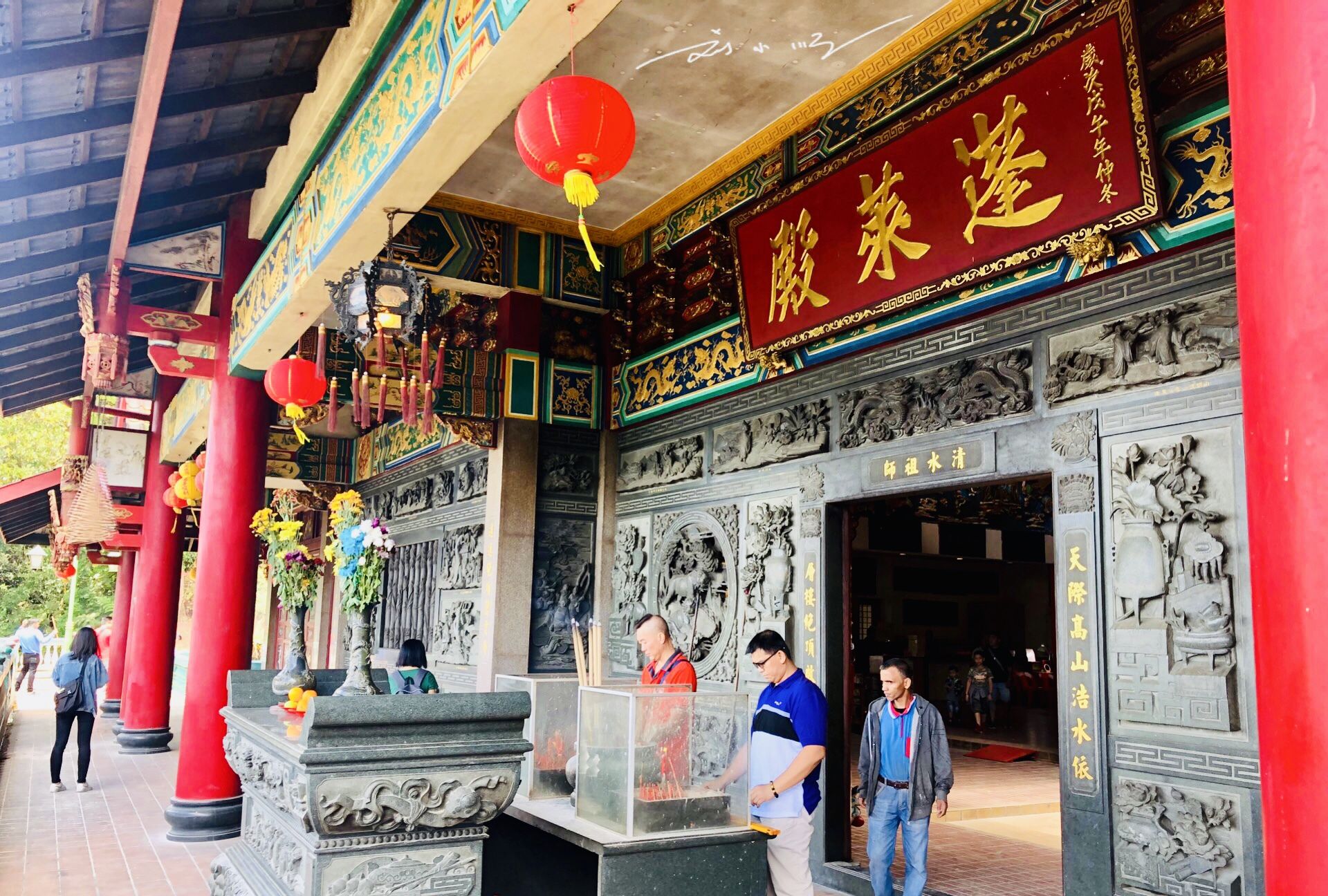 马来西亚赌场旁建了一座中国寺庙，古色古香|马来西亚|云顶高原|岩庙_新浪新闻