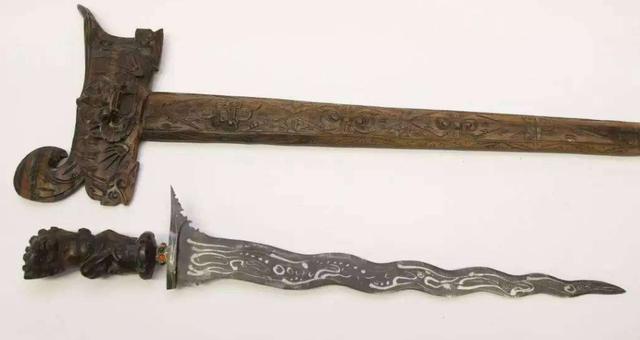 它之所以其会有弯弯曲曲的造型,其实都跟当地的技术不成熟,有着很大的