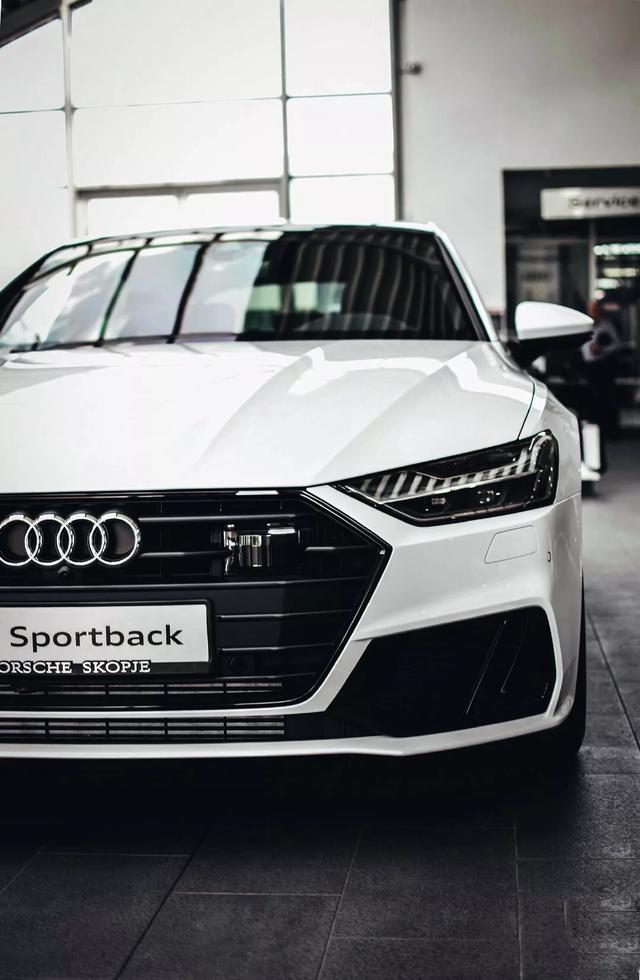 全新奥迪a7全新的高科技颜值,同级别绝对无敌了,你还不买一辆