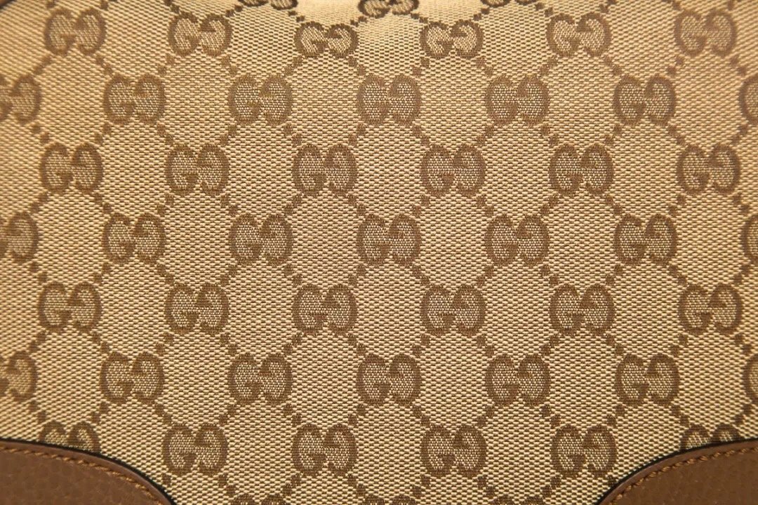 GUCCI古驰更新品牌形象logo设计 新logo同样为重叠“双G”设计|古驰|重叠|品牌形象_新浪新闻
