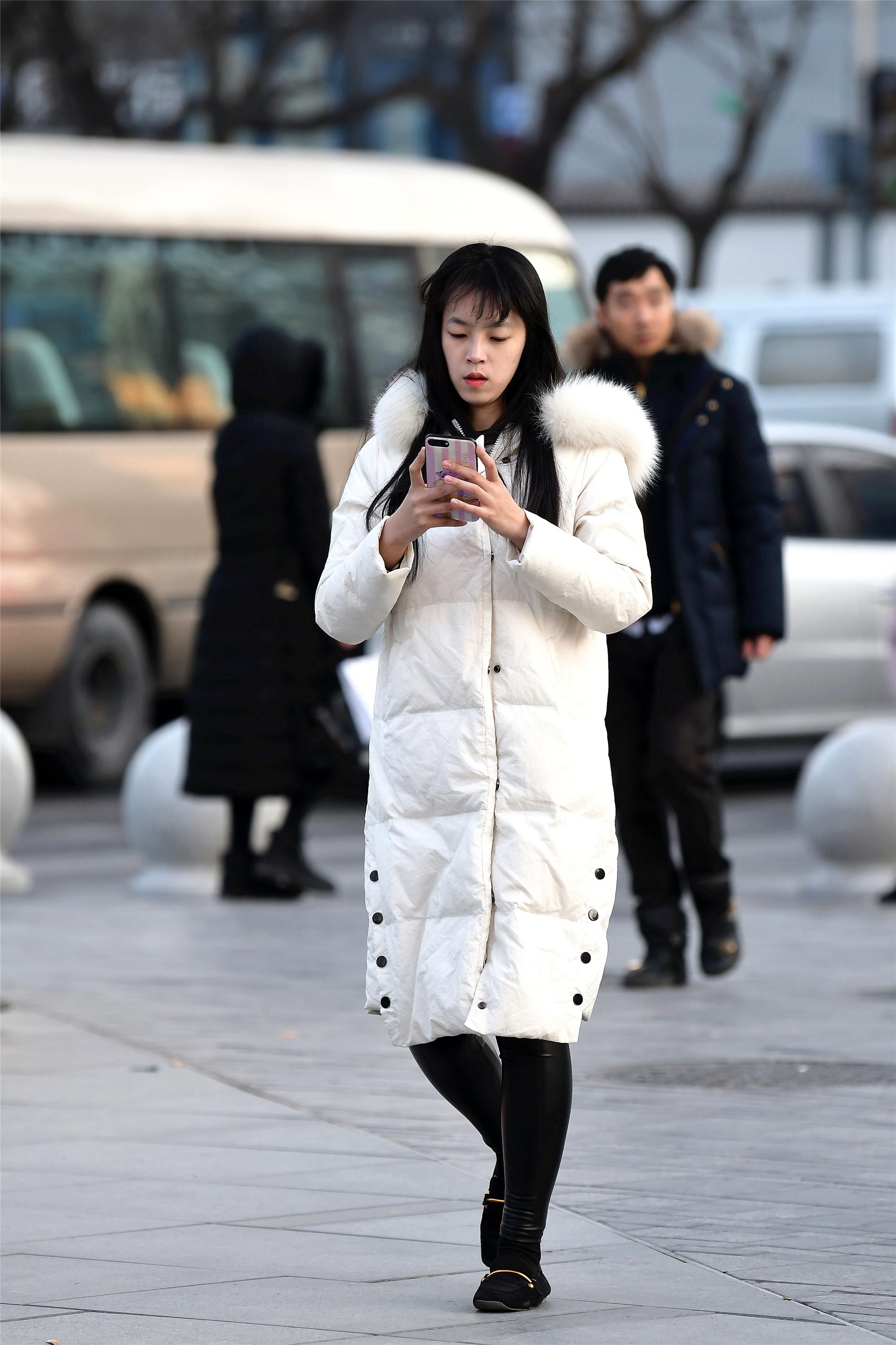 冬天要选长款羽绒服出去逛街,你会选择什么样的款式呢?