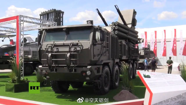 近距离看"铠甲——sm"弹炮合一防空系统