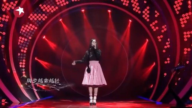 巴西女辅助比心甜美笑容,mayumi宣布目前单身,你心动了吗?