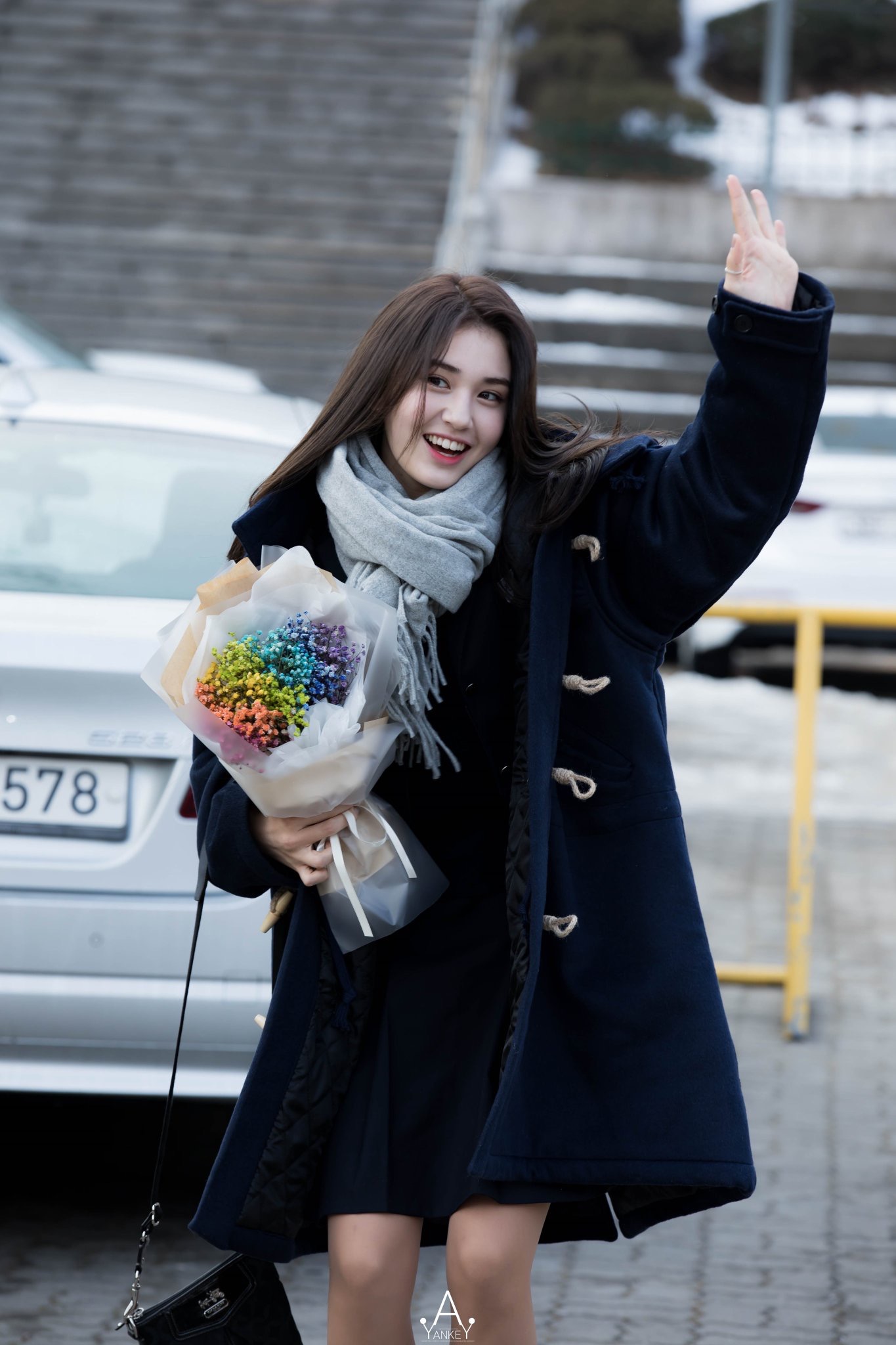 somi全昭美 2001年3月9日出生于加拿大 韩加荷三国混血 初中毕业 原来