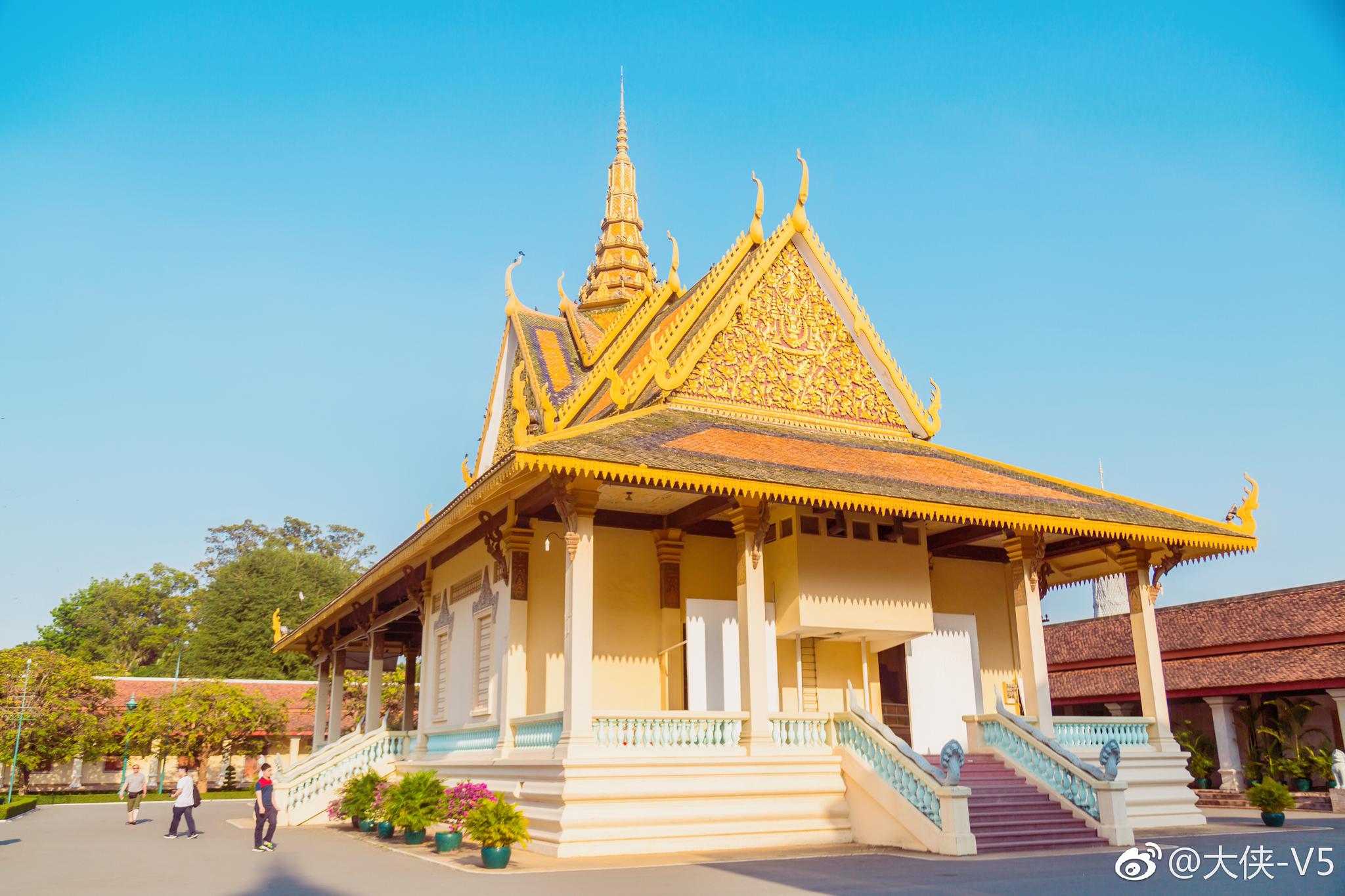 金边辉煌的大皇宫是到柬埔寨金边旅行不能错过的一站|柬埔寨|大皇宫|金边_新浪新闻