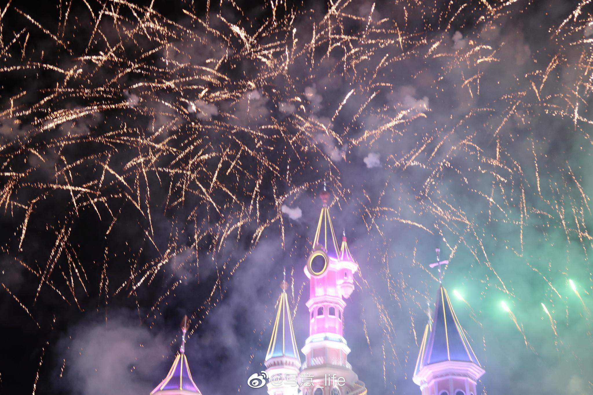 沈阳方特欢乐世界|沈阳方特欢乐世界|夜场|烟花_新浪新闻