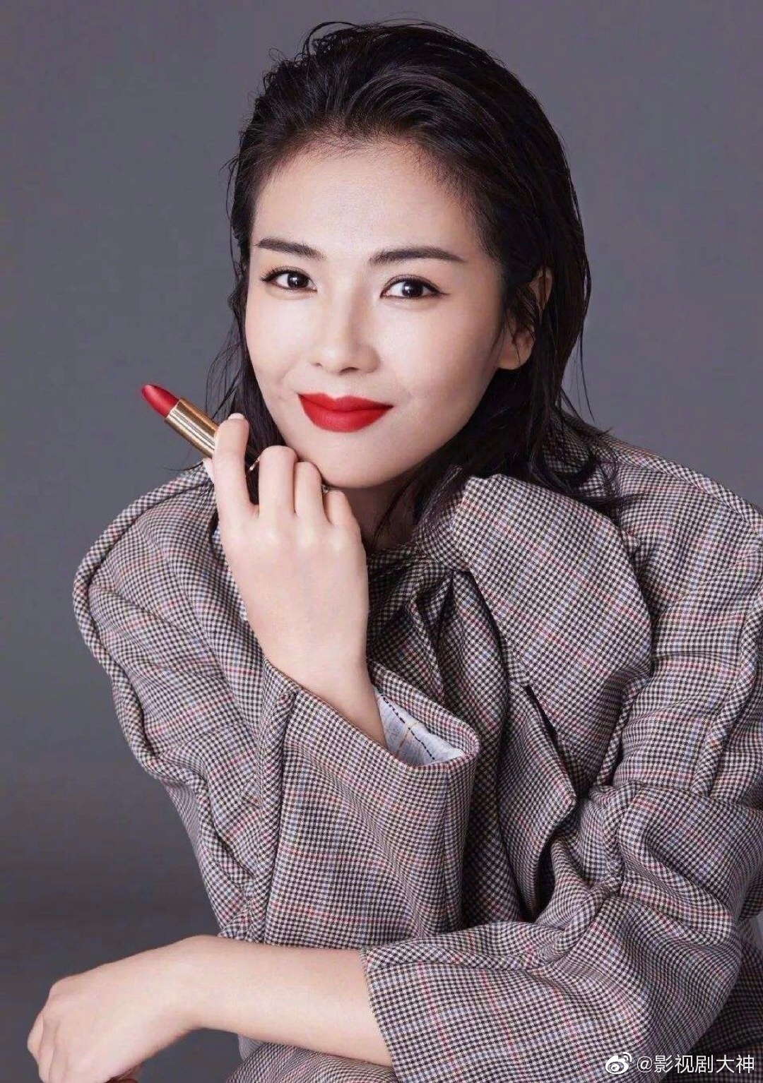 刘涛昨天在节目上的口红色号太好看了吧|口红|刘涛|节目_新浪新闻