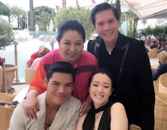 向华强在香港的地位有多高看了曾志伟的评价你就知道了