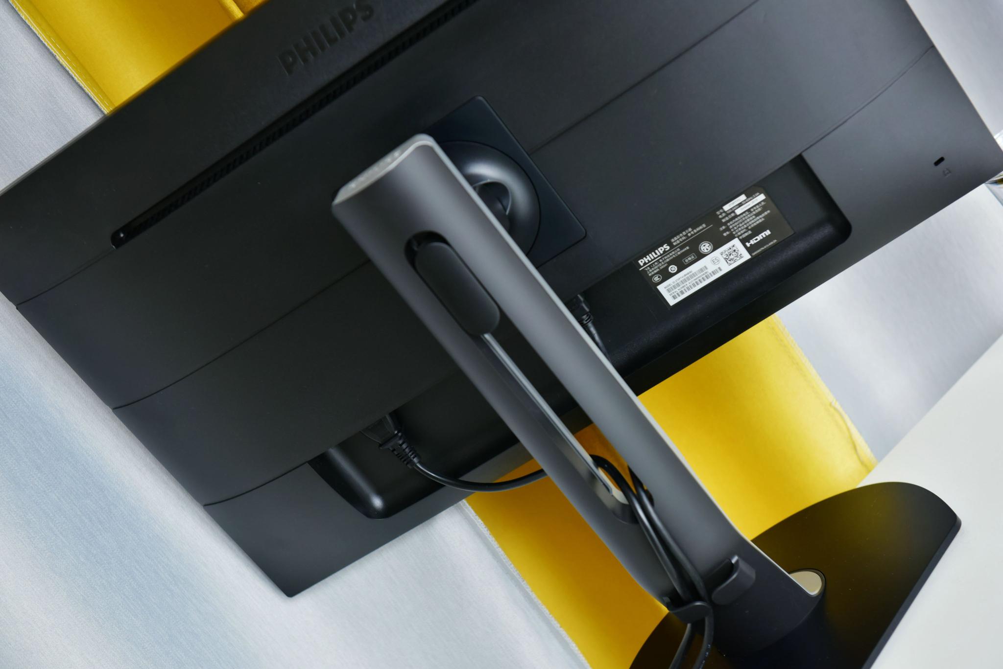 低蓝光飞利浦27寸显示器体验评测:10.7亿色搭配IPS的4K加持!