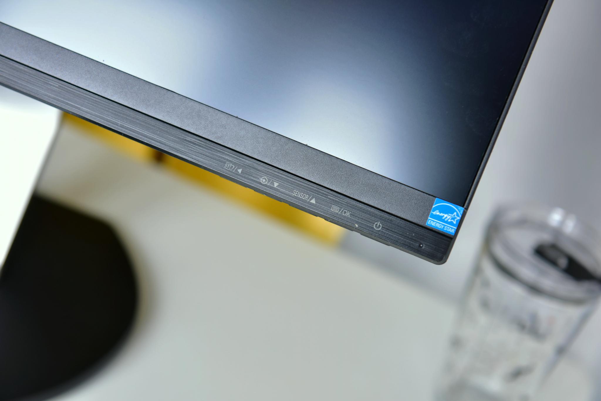 低蓝光飞利浦27寸显示器体验评测:10.7亿色搭配IPS的4K加持!