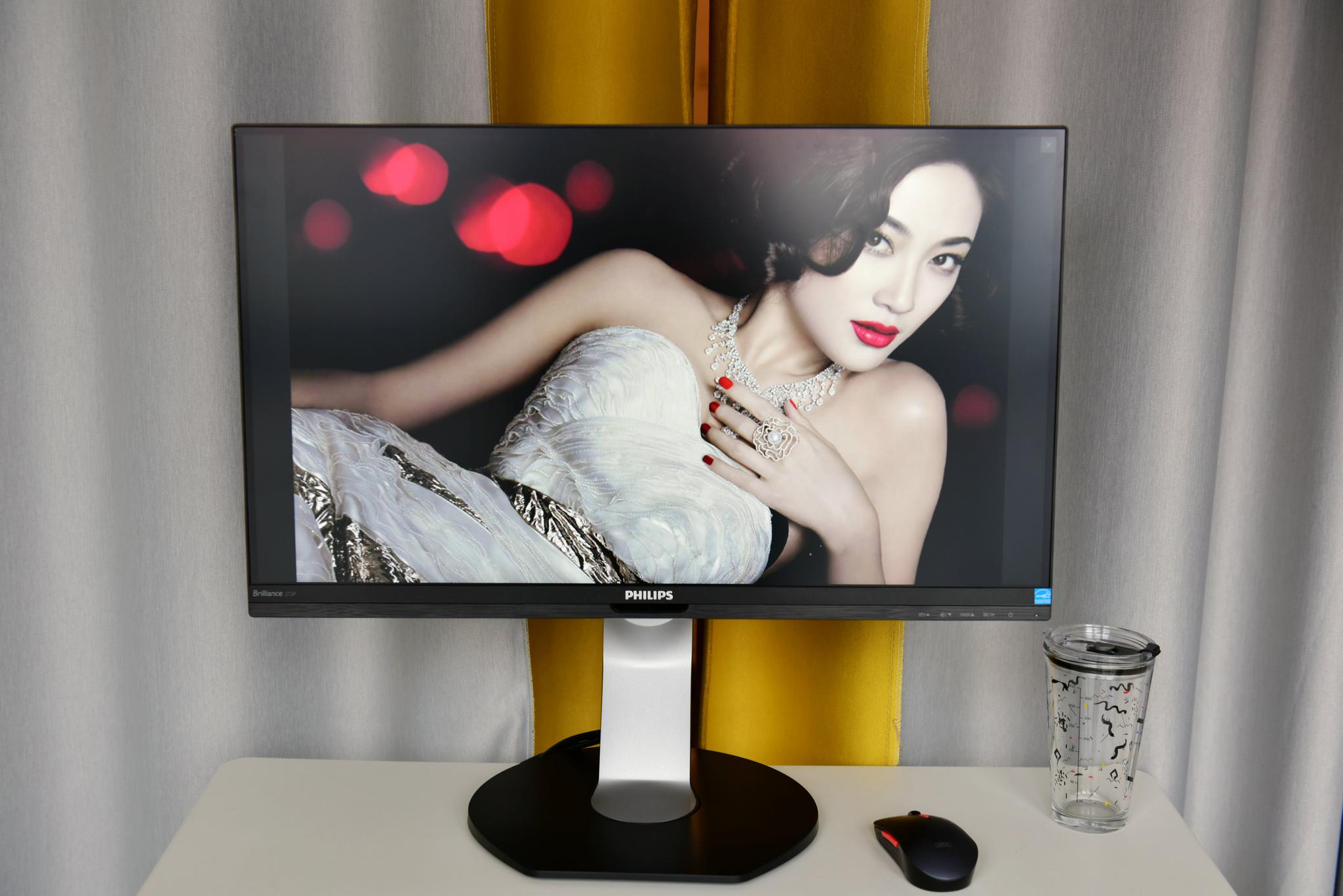 低蓝光飞利浦27寸显示器体验评测:10.7亿色搭配IPS的4K加持!