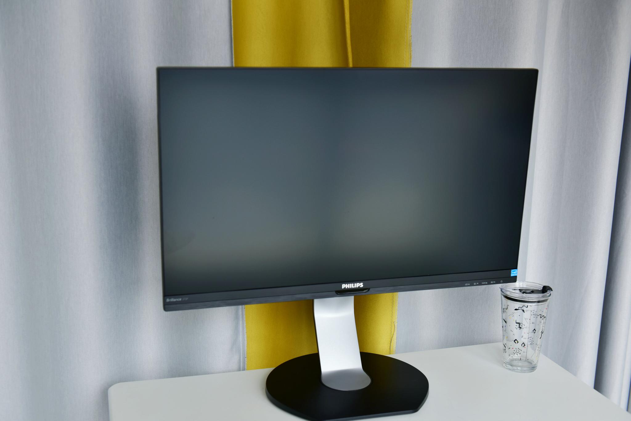 低蓝光飞利浦27寸显示器体验评测:10.7亿色搭配IPS的4K加持!