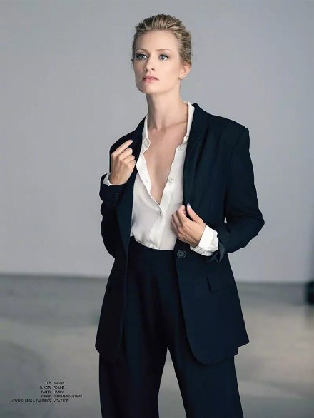 破产姐妹的"卡洛琳"贝丝·比厄和马丽将一起主演动作喜剧片《双刃》