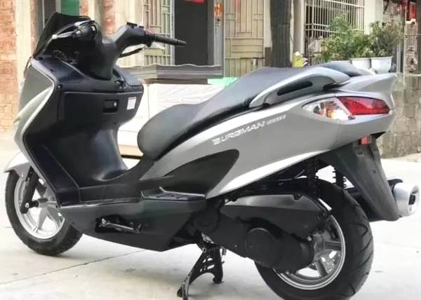 还买什么宝马雅马哈踏板这款铃木汉堡人标配abs质量业内顶级