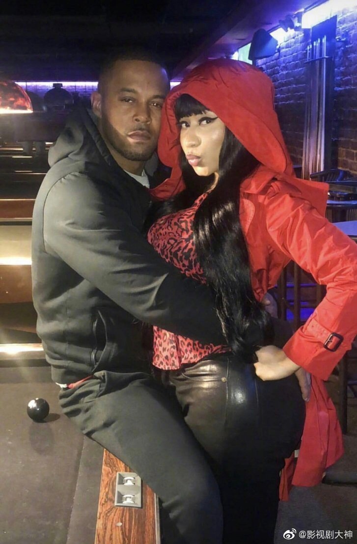 据外媒歌手nickiminaj和男友kennethpetty已正式领证结婚