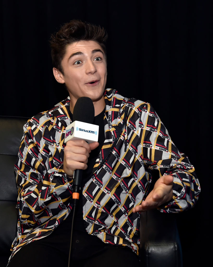 亚瑟·安其 近日活动图asher angel attends the siriusxm hits 1 br|