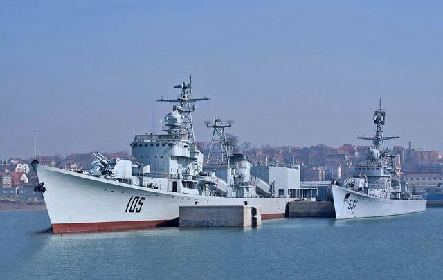 新世纪快20年了我军却还在用一款老军舰,中华神盾数量已超越她?