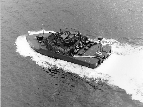 58181型装甲突击艇图片