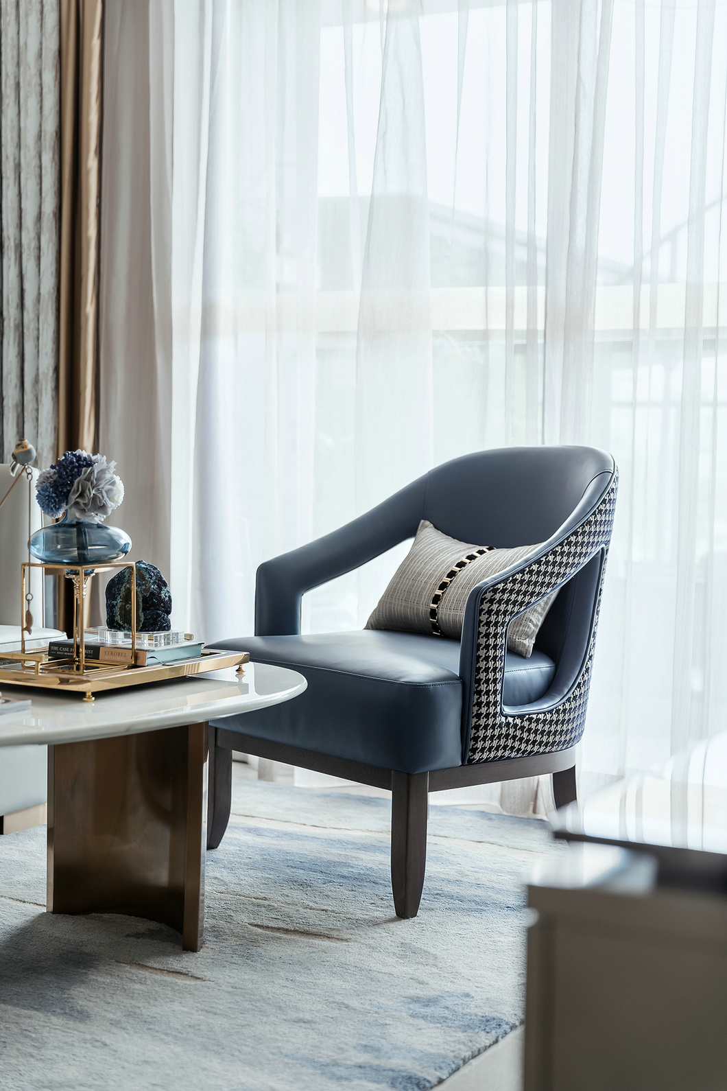 清雅小奢,那一抹撩人的湖蓝,2019最流行轻奢风格装修设计