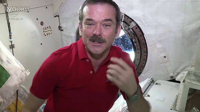 视频:宇航员登月视频调快速度后整个画风忽然