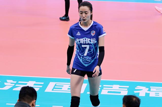 辽宁女排|上海女排|秦思宇_新浪新闻