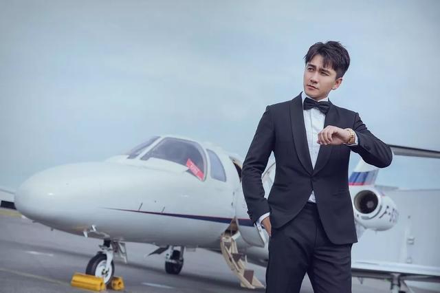 翟天临复出英文日文全能现身潮流合伙人仍不舍学霸人设