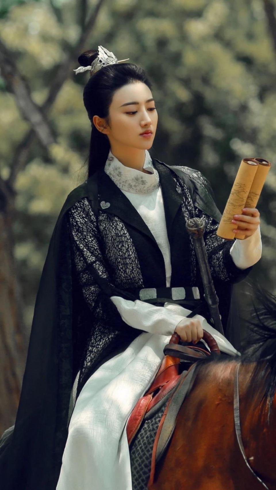 景甜新剧刚刚播出,大家就被她剧中古装扮相给惊艳到了