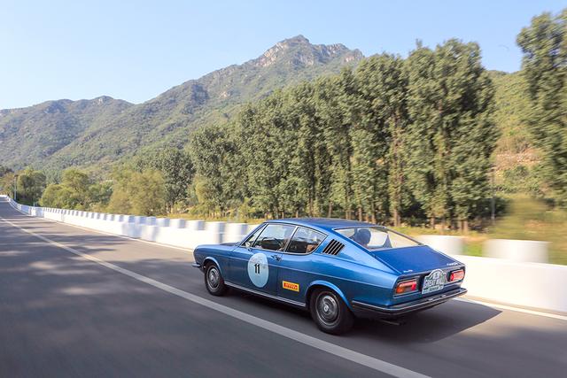 经典车博物馆,估计大家对这两车的印象都是来自《湾岸midnight》吧