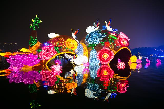 此次灯会,在还原唐代