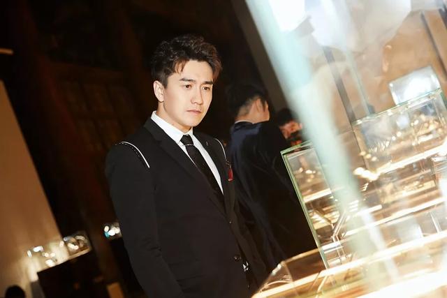 翟天临复出英文日文全能现身潮流合伙人仍不舍学霸人设