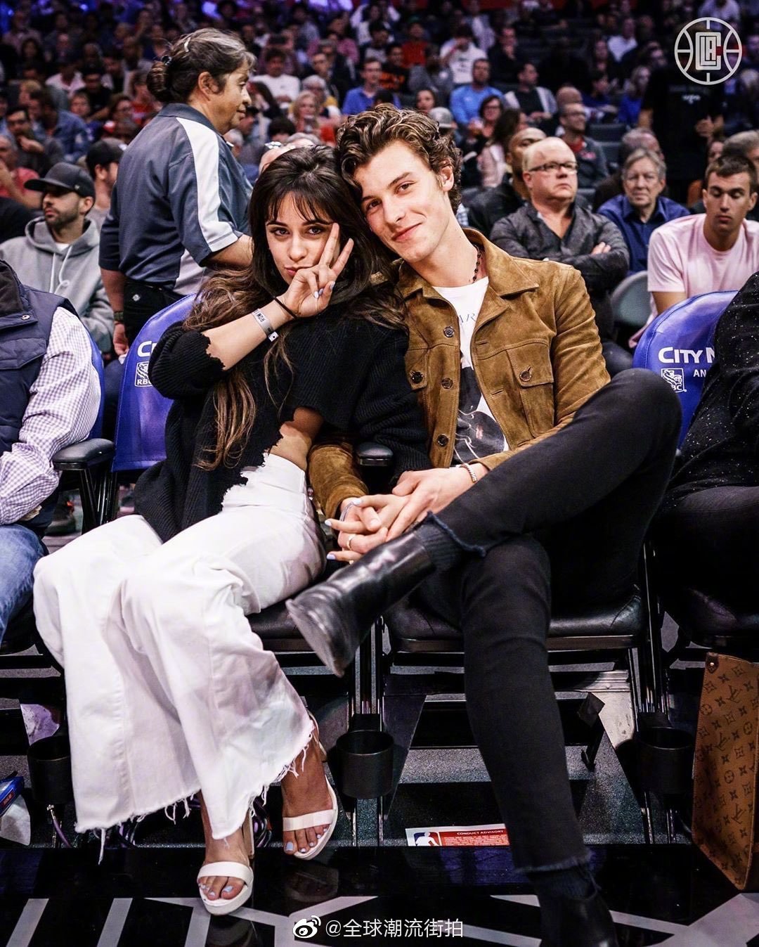 shawnmendes萌德和camilacabello卡妹nba比赛现场秀恩爱