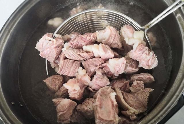 煮牛肉牧民白水煮比饭店香料煮的还好吃美食需要重新定义吗