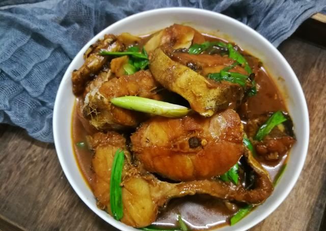 红烧无头鱼的家常做法简单几步营养美味就米饭吃太香了