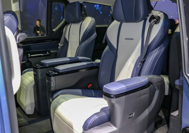 也有别克gl8(配置|询价),本田奥德赛(配置|询价)和丰田埃尔法等多款