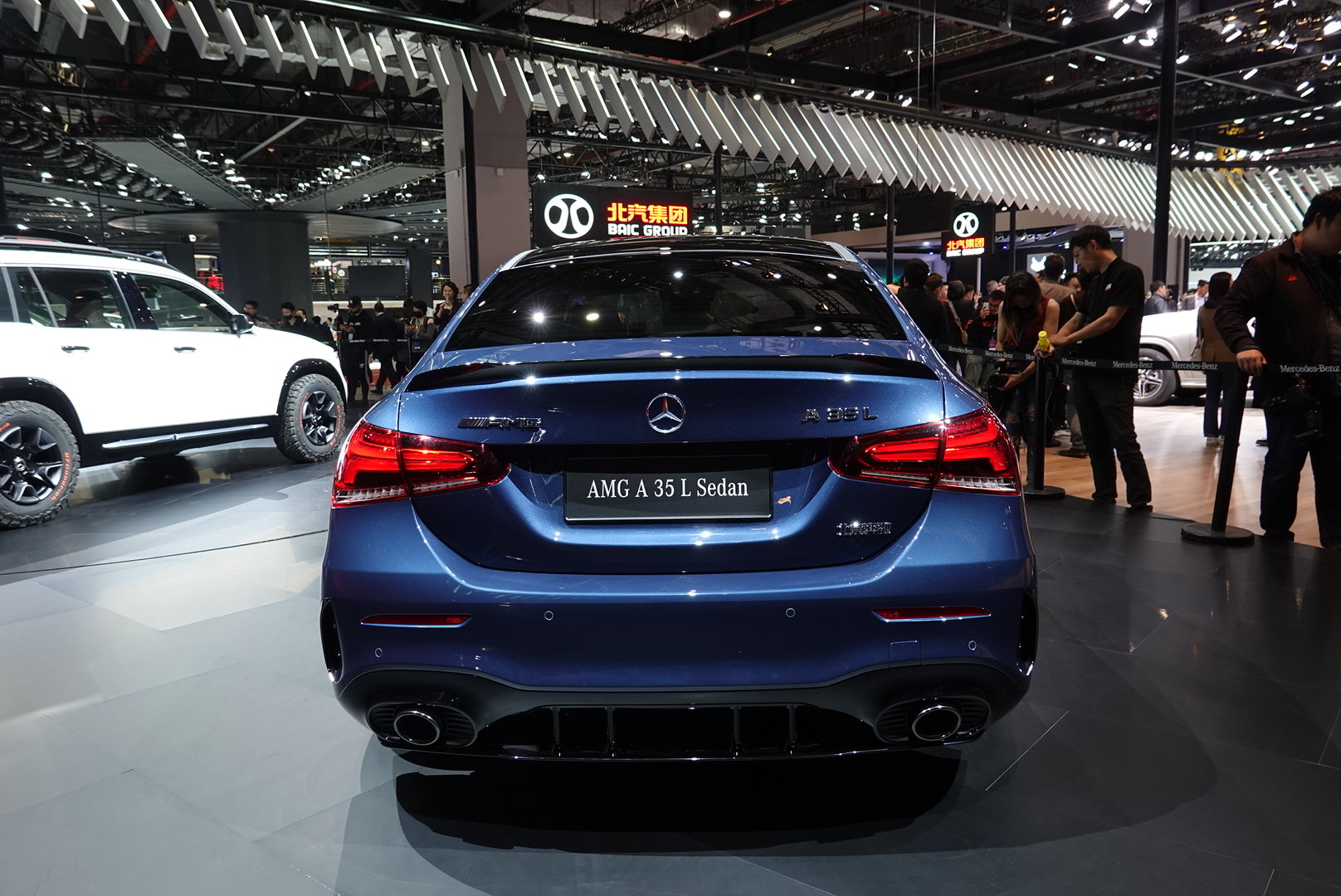 国产amga35l来了上有a45s4下有s340万这个售价尴尬不