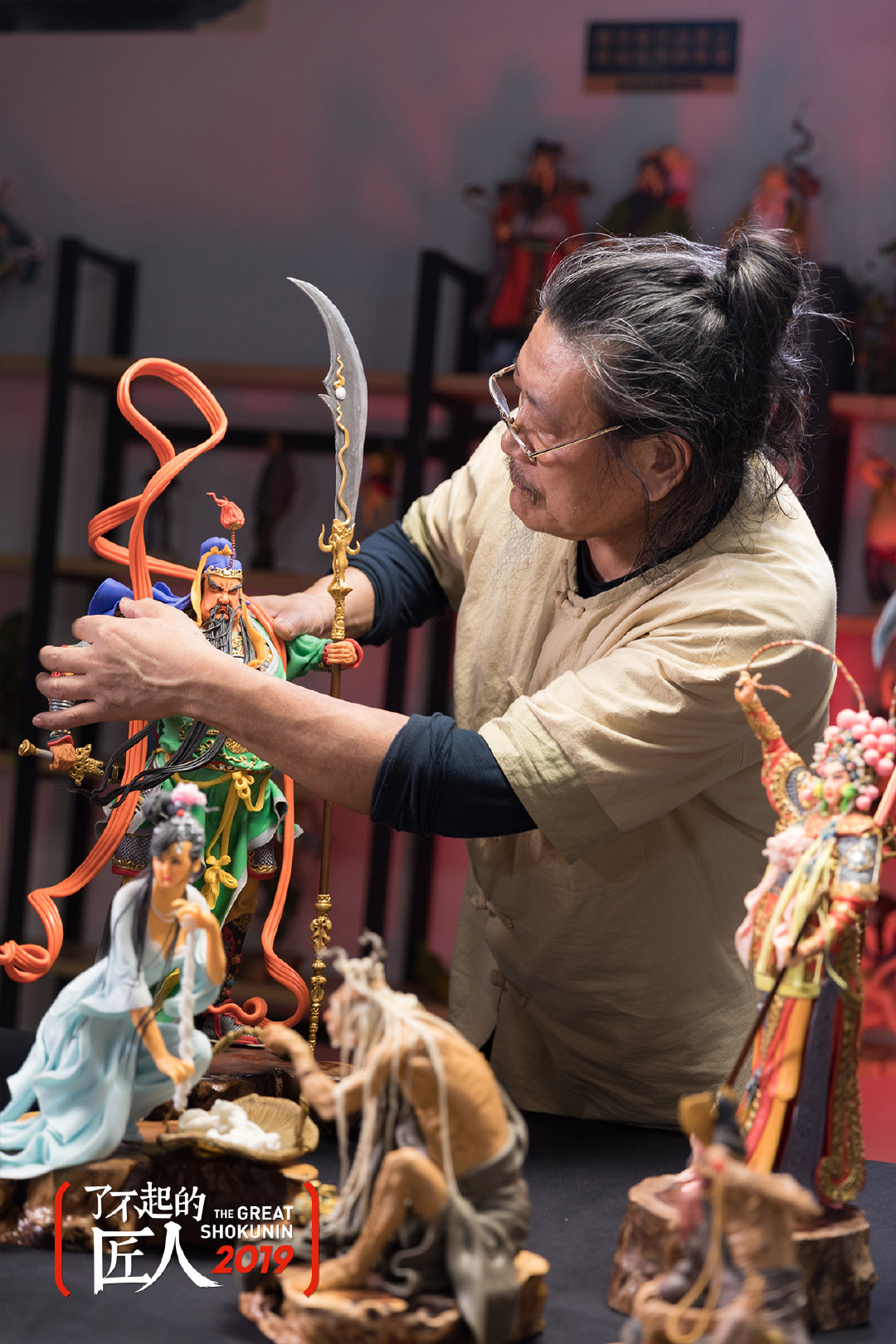 面塑界老泰斗萧占行,双眸观世界,十指演春秋|面塑|双眸|十指_新浪新闻