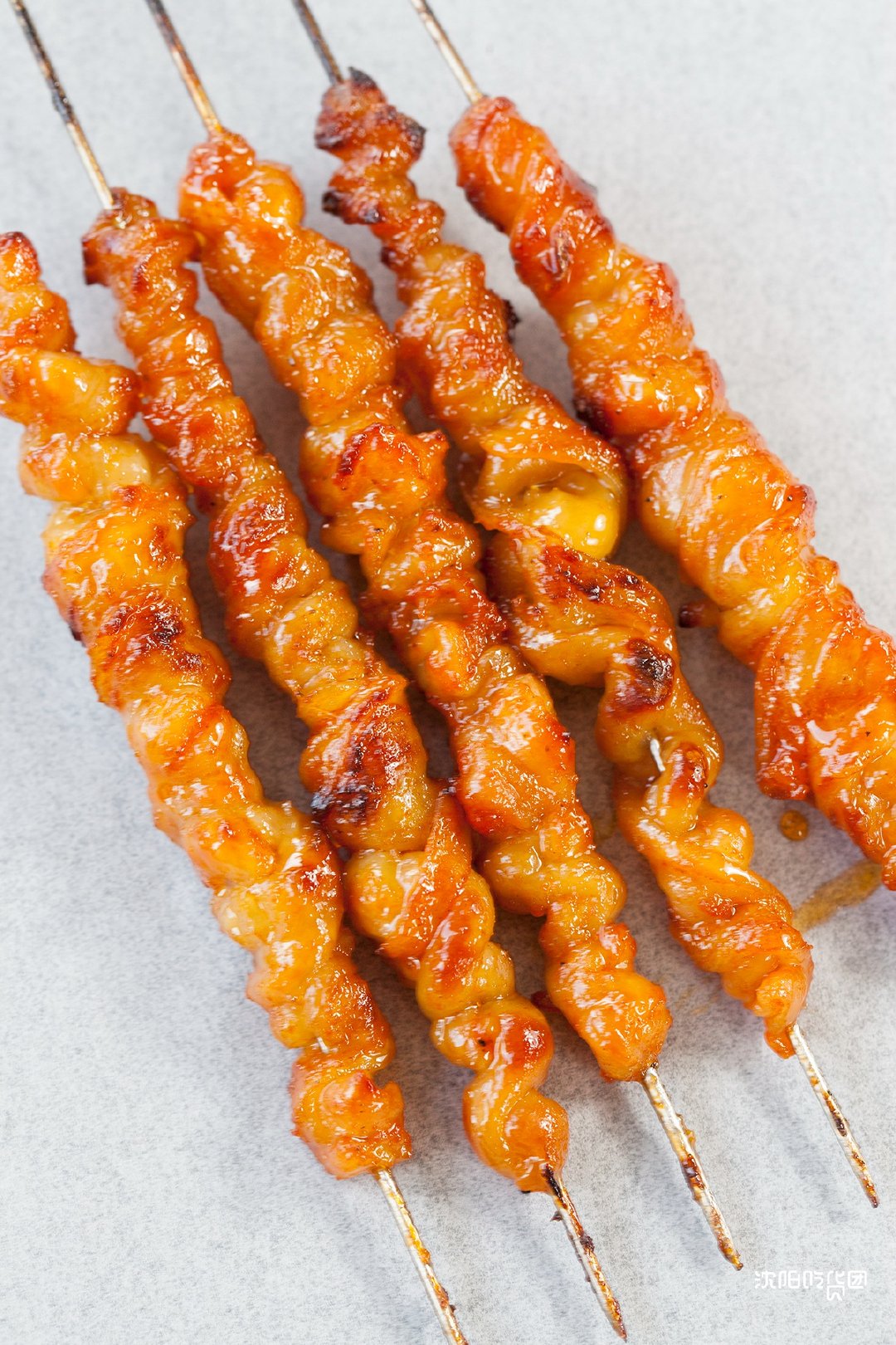 树椒小串,蒜泥狠大油边,蜜汁梅肉.一家烤串店,连锅包肉都超好吃.