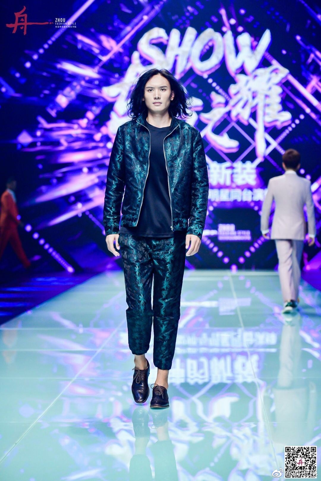 今天很荣幸受舟造型创始人舟舟老师@明星造型师舟舟谦成 的邀约参与北