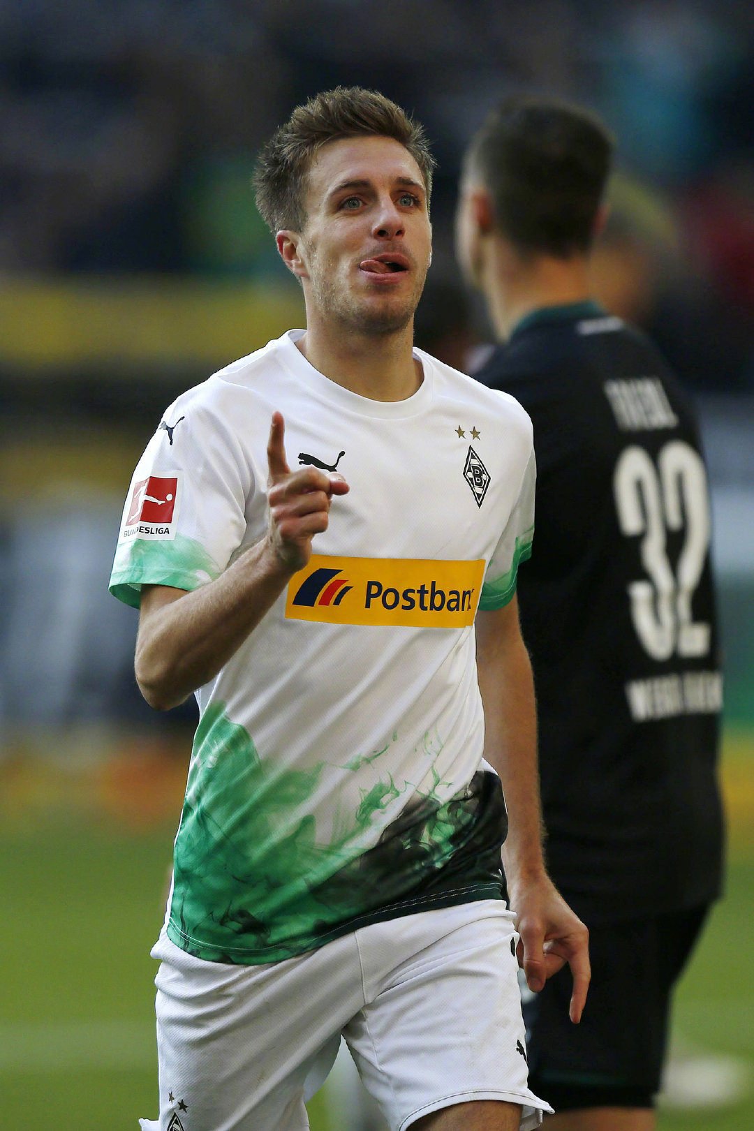 不莱梅的沙欣(第8轮对柏林赫塔)门兴的赫尔曼(第8轮对多特)拜仁的阿